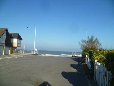 Plage Et La Mer Tres Proche Courseulles-sur-Mer Kültér fotó